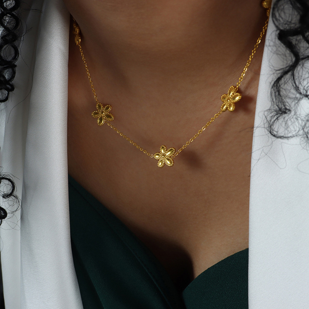 Ronde de Fleurs Bracelet and Pendant Set