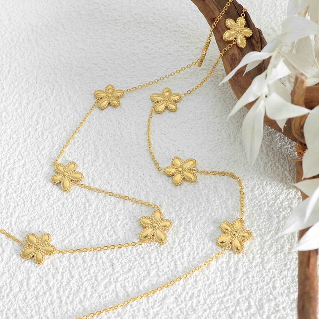 Ronde de Fleurs Bracelet and Pendant Set